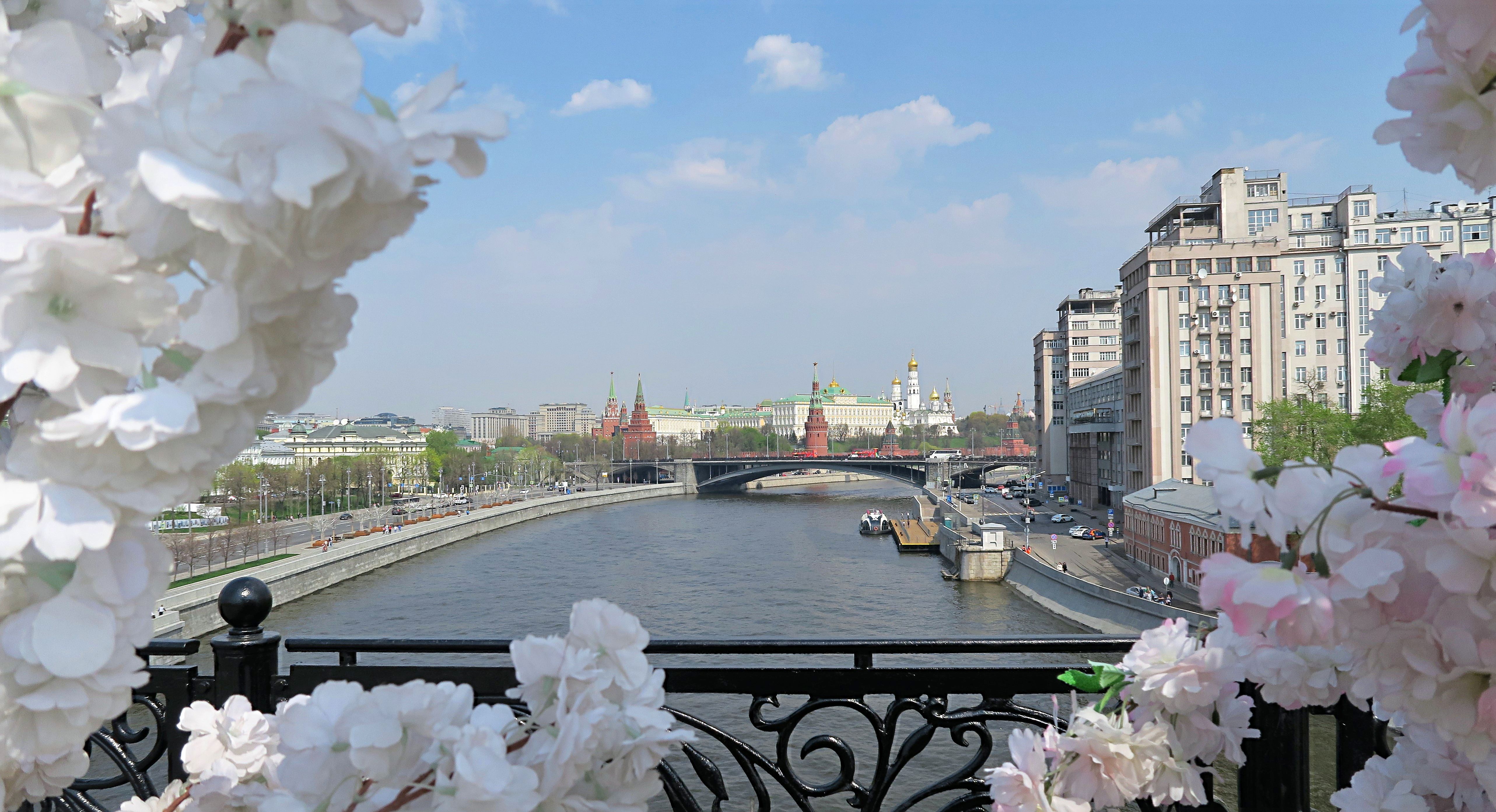 Красивые места в москве весной. Весенняя Москва. Москва в мае.