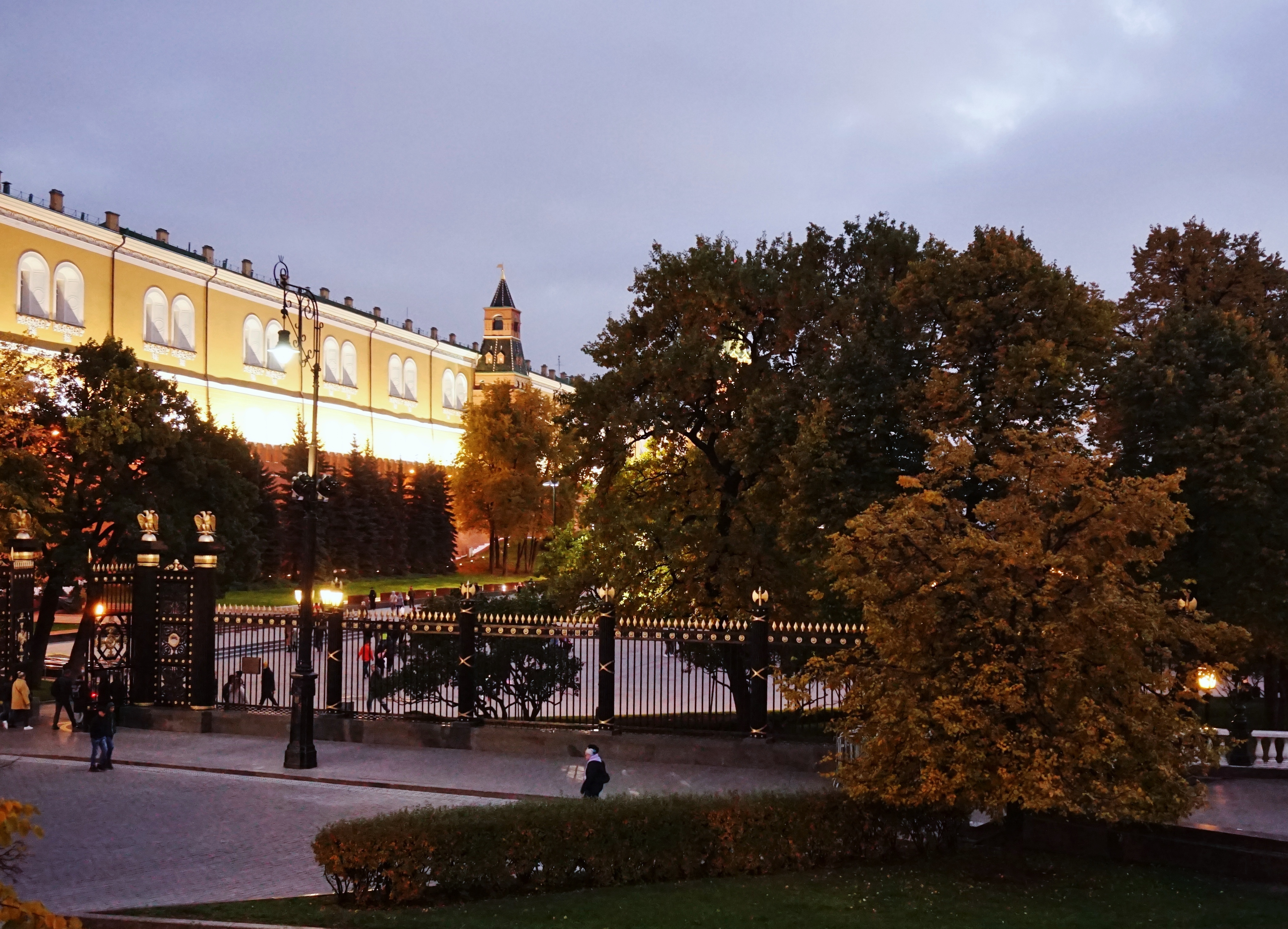 Фото александровский сад в тюмени