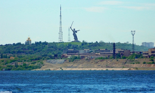 Волга и Мамаев курган