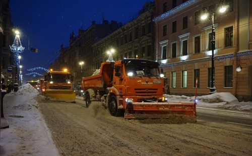 Уборка снега в Петербурге