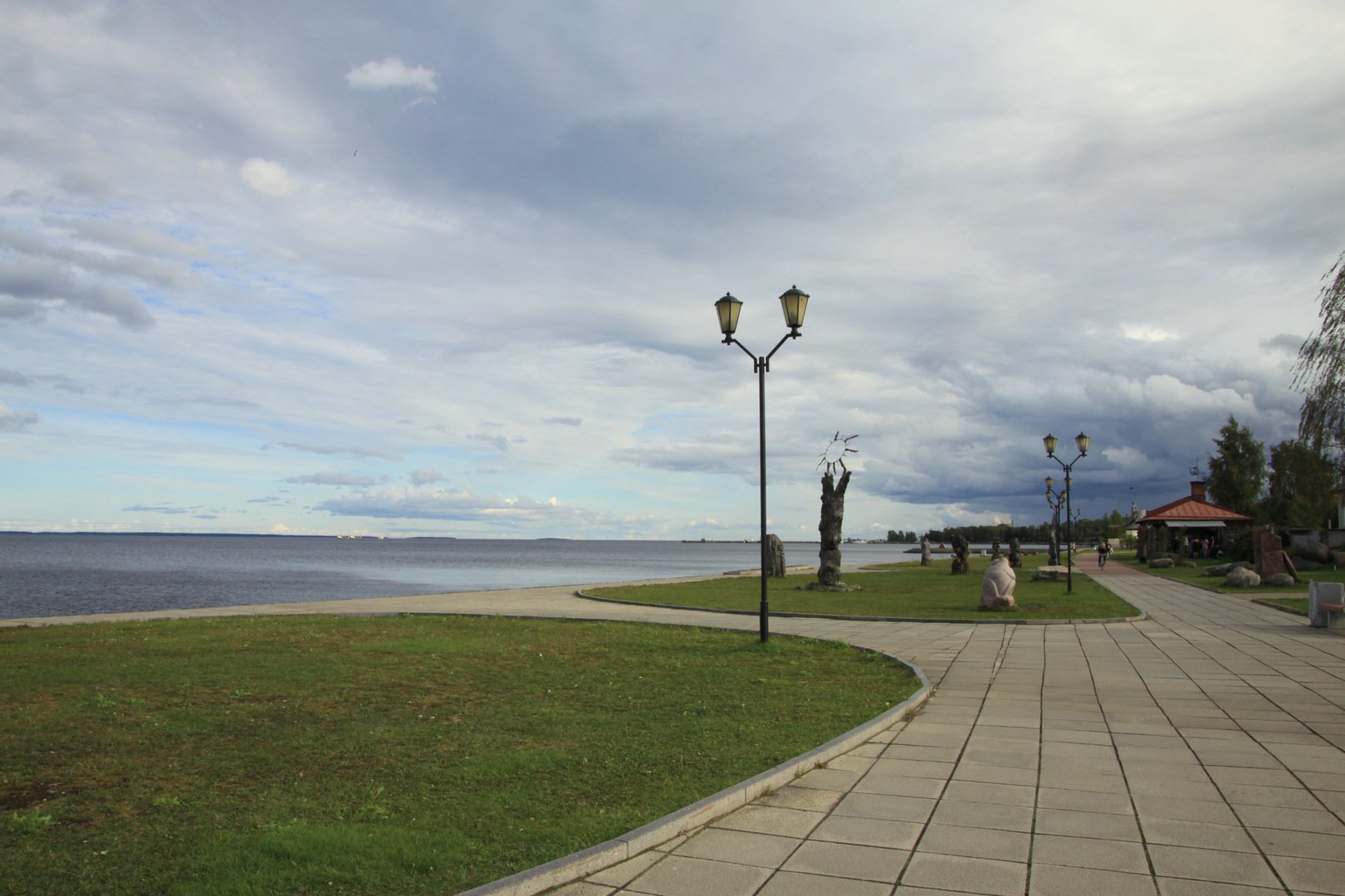 Петрозаводск набережная Онежского озера осень