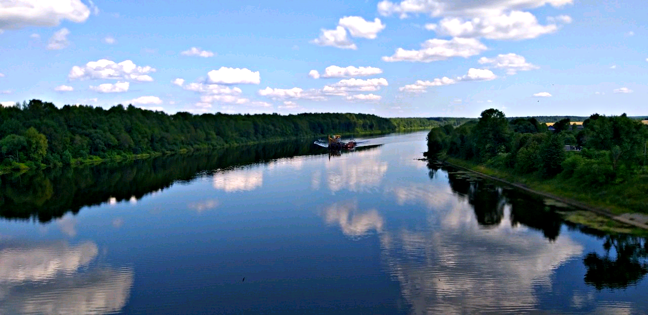 Вода в западной двине. Река Даугава Западная Двина. Западная Двина река Тверь. Река Двина Беларусь. Река Западная Двина Беларусь.