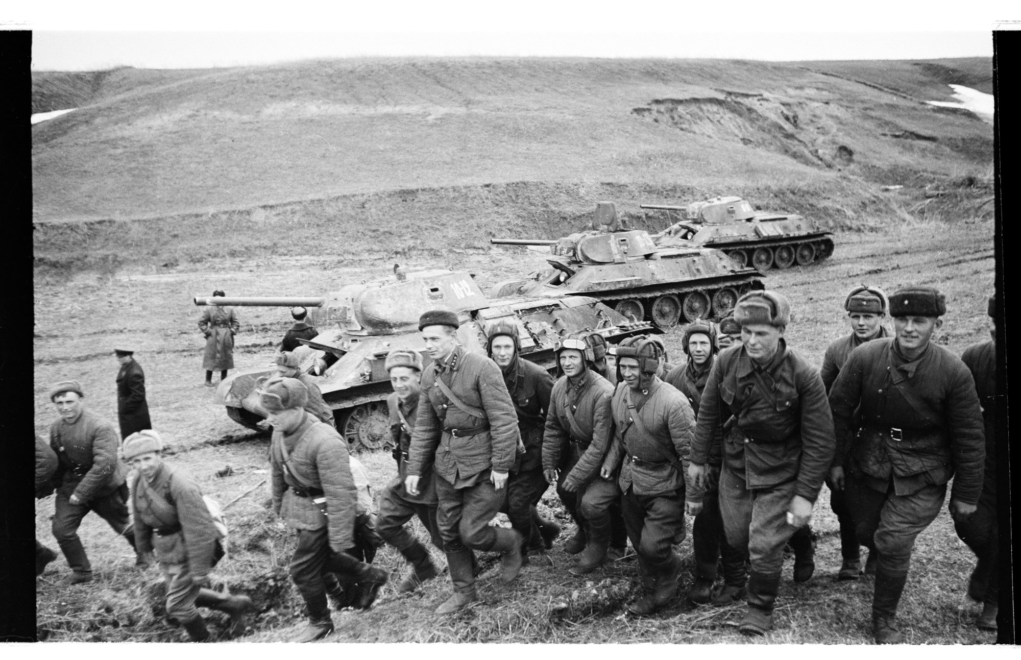 1 армейская бригада. Т-34 1-Й Гвардейской танковой бригады 1942. Т-34 1 гв.т.бр. Танковая бригада 1943. ВОВ 1943-1945.