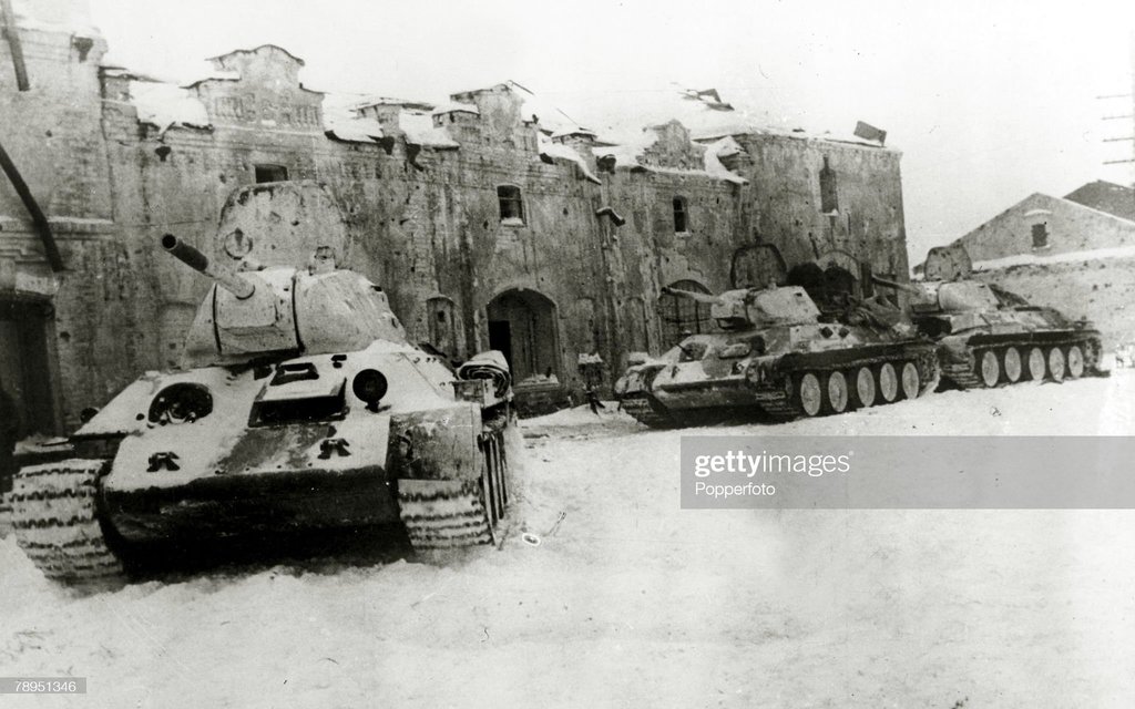 14 января 1942 г. Советские танки вступают в Медынь.