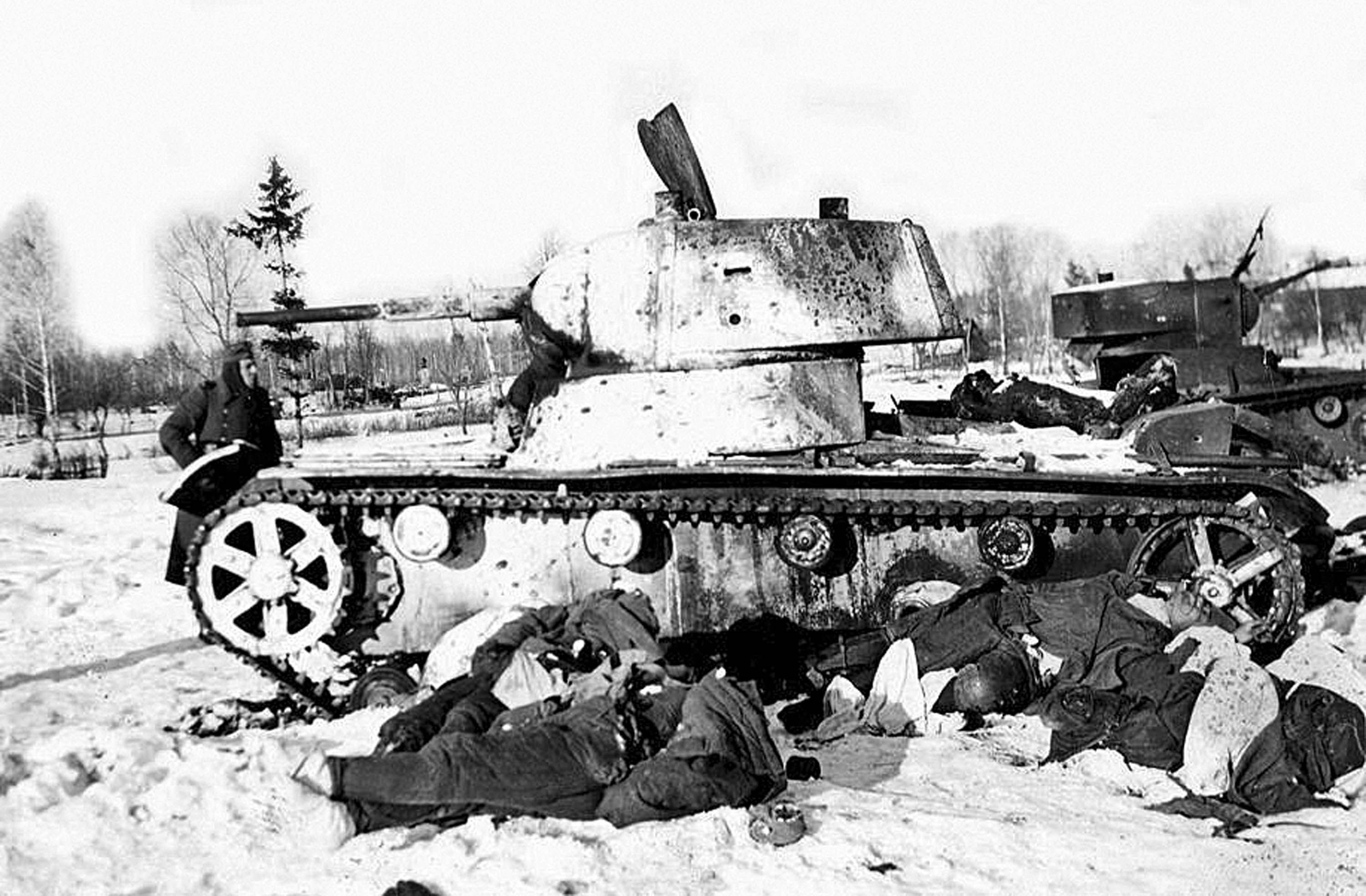 Подбитые советские танки