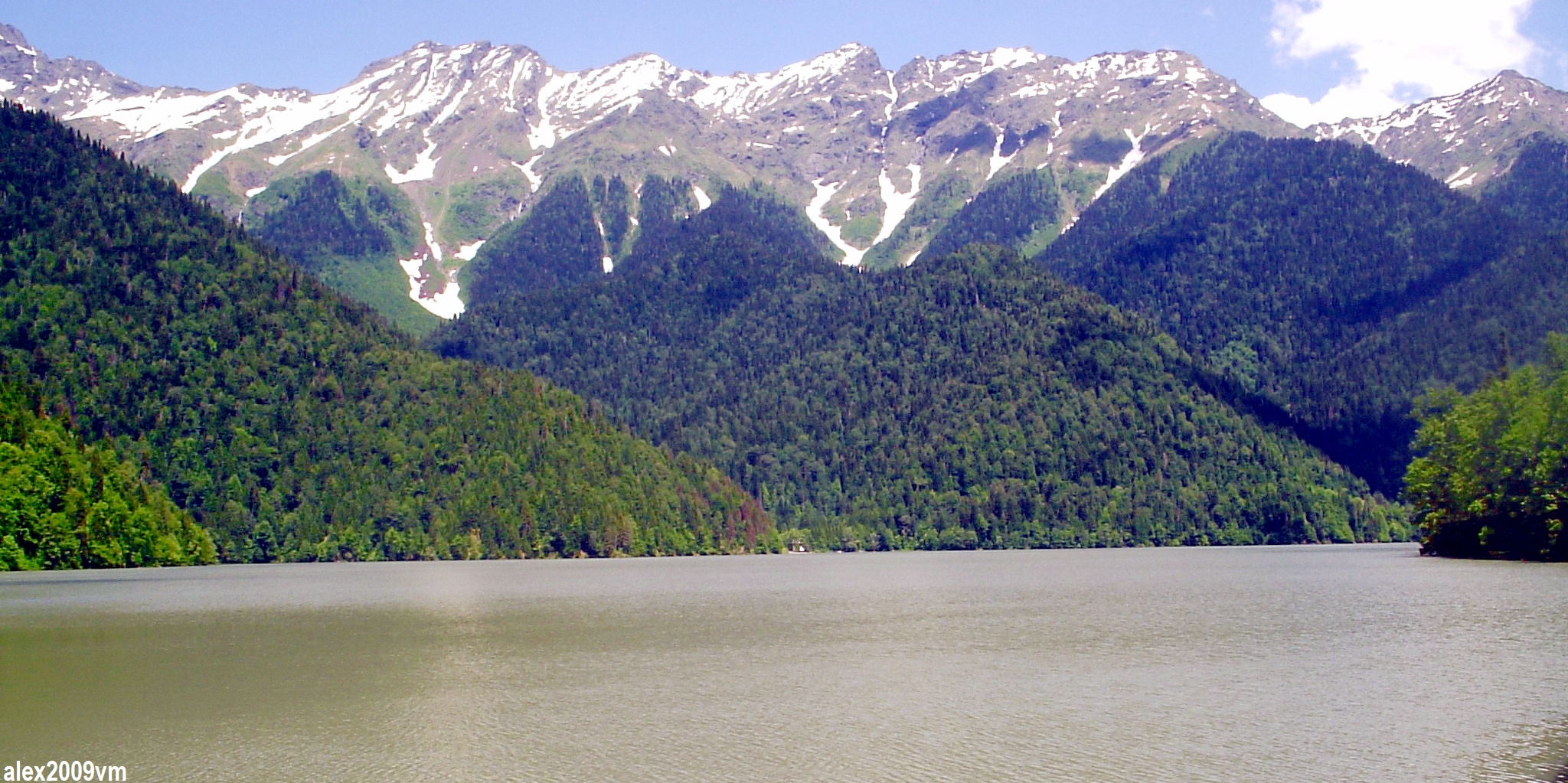 озеро рица горы