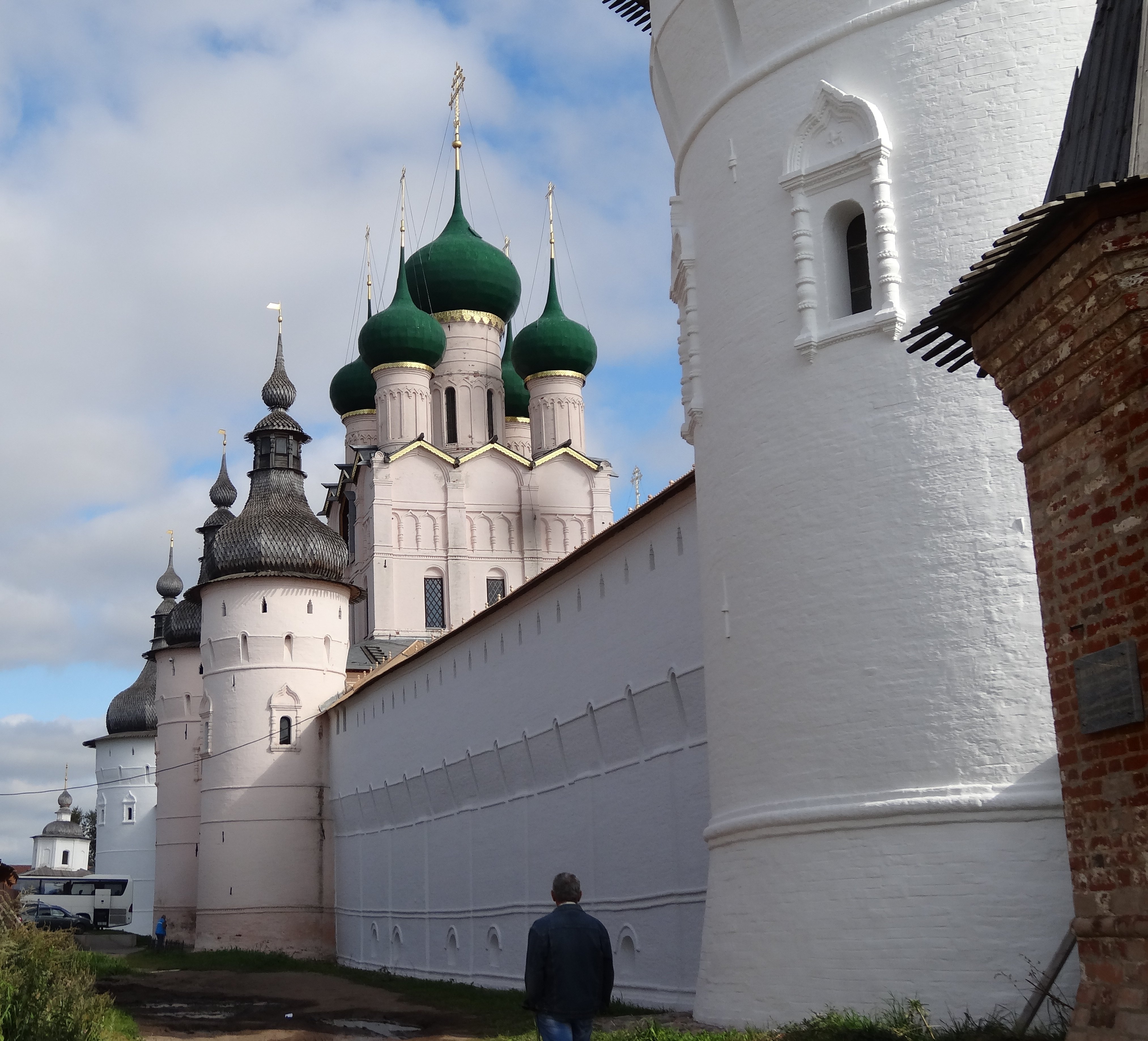 Владычный двор Ростовского Кремля