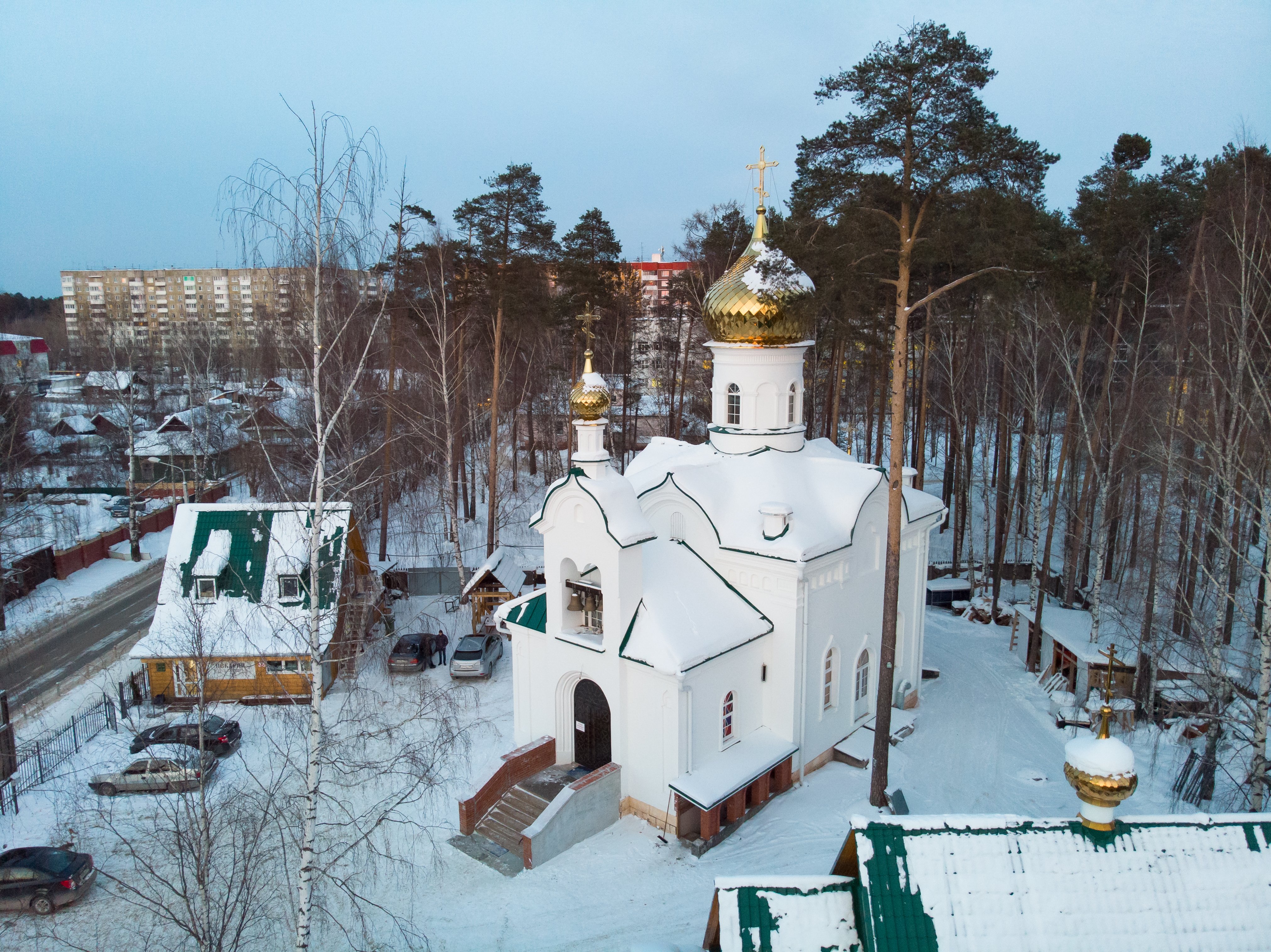 Пермь церковь владимира. Храм Ксении Петербургской в Закамске Пермь. Храм Святой Ксении Петербургской Пермь. Храм блаженной Ксении Петербургской Закамск. Храм Святого князя Владимира Пермь Закамск.