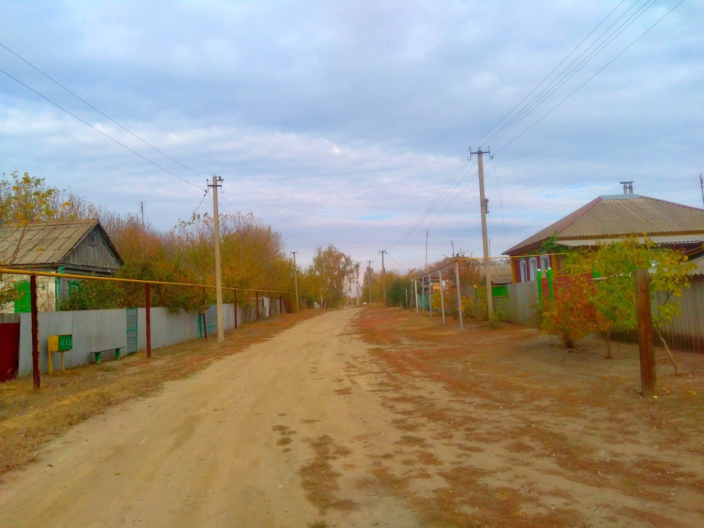 Село через. Дорога через Сушкино кладбище. В Керчомъю ездили через село Дон.