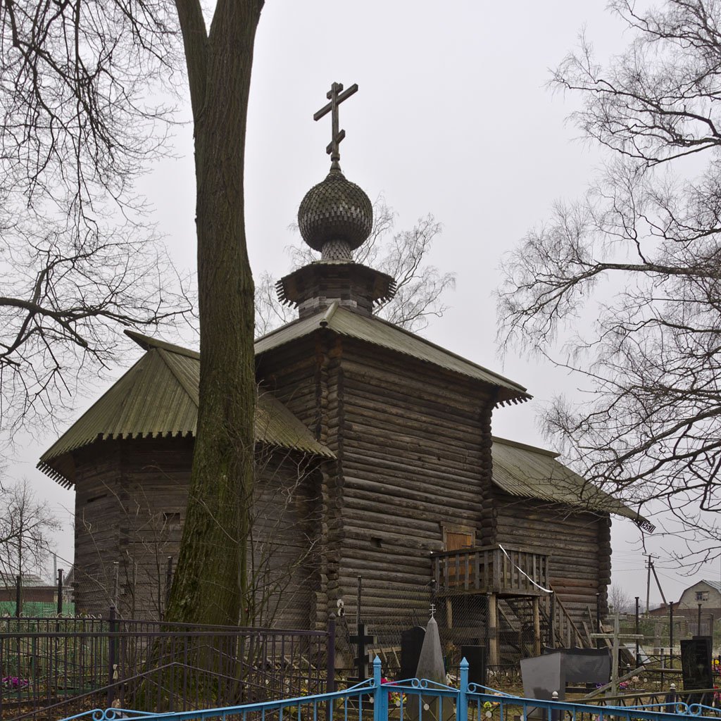 старый деревянный храм