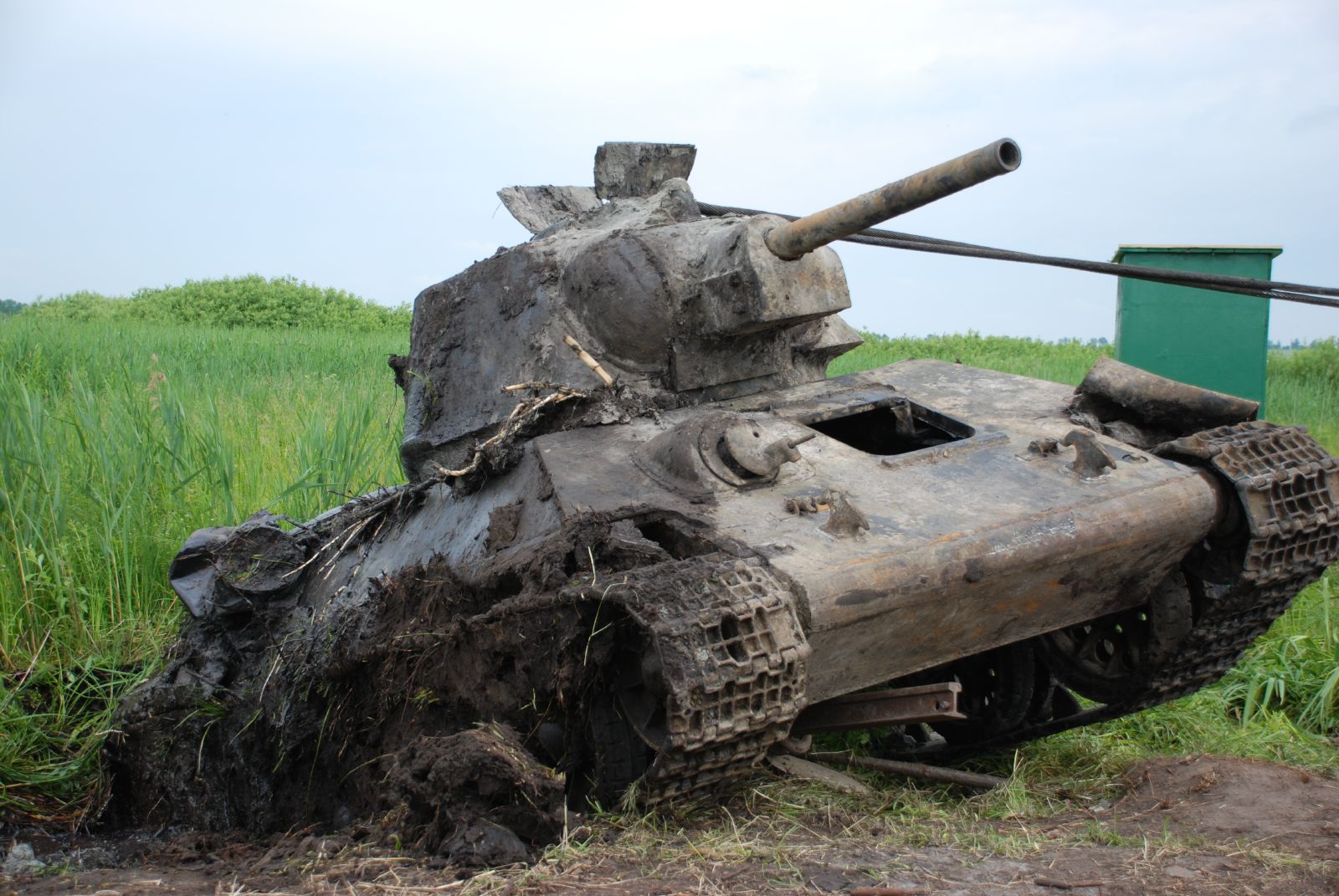 Находки т. Заброшенный танк т34 в Ленобласти. Раскопки второй мировой войны танки. Подъем т-34.
