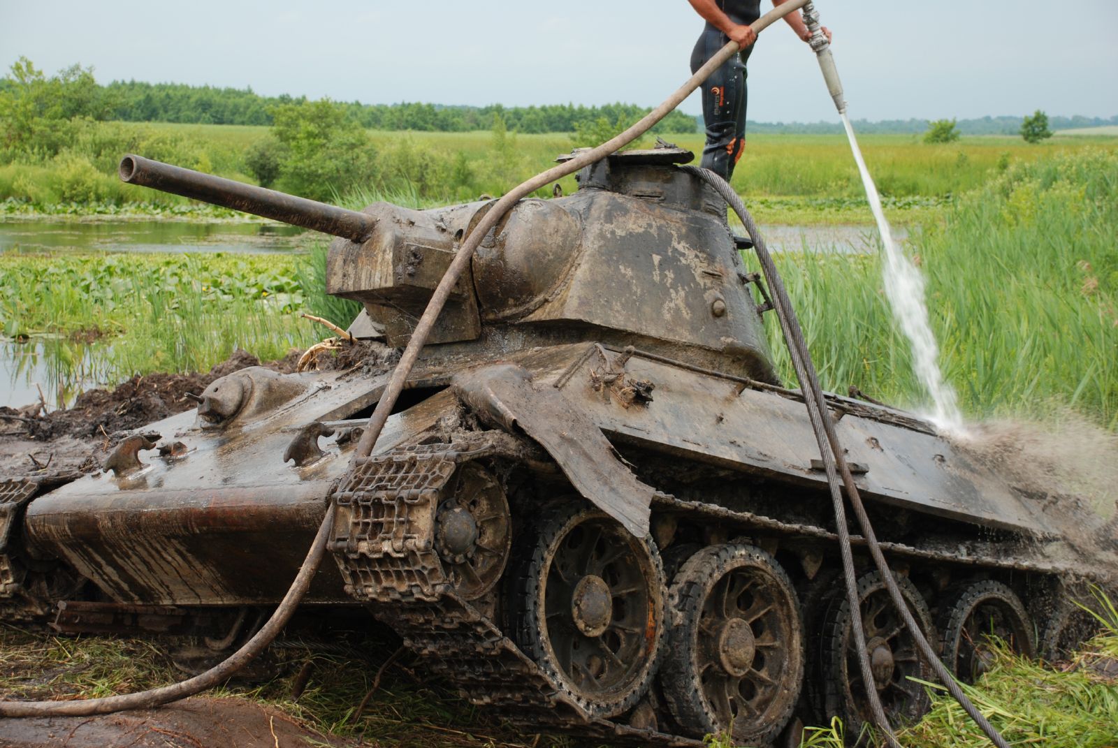 2008. 06. Подъем танка т-34 в Черкасской области. 17-18 Июня.