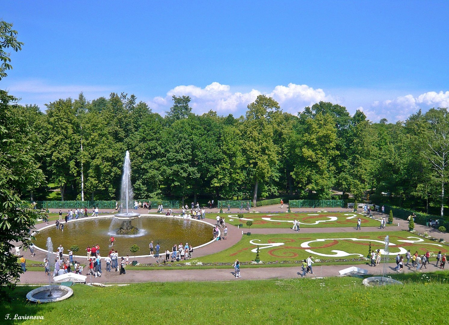 Нижний парк фото. Парк Петродворец Нижний парк. Парк Петергоф площадь. Петергоф площадь парка. Экспозиция Нижний парк в Петергофе.