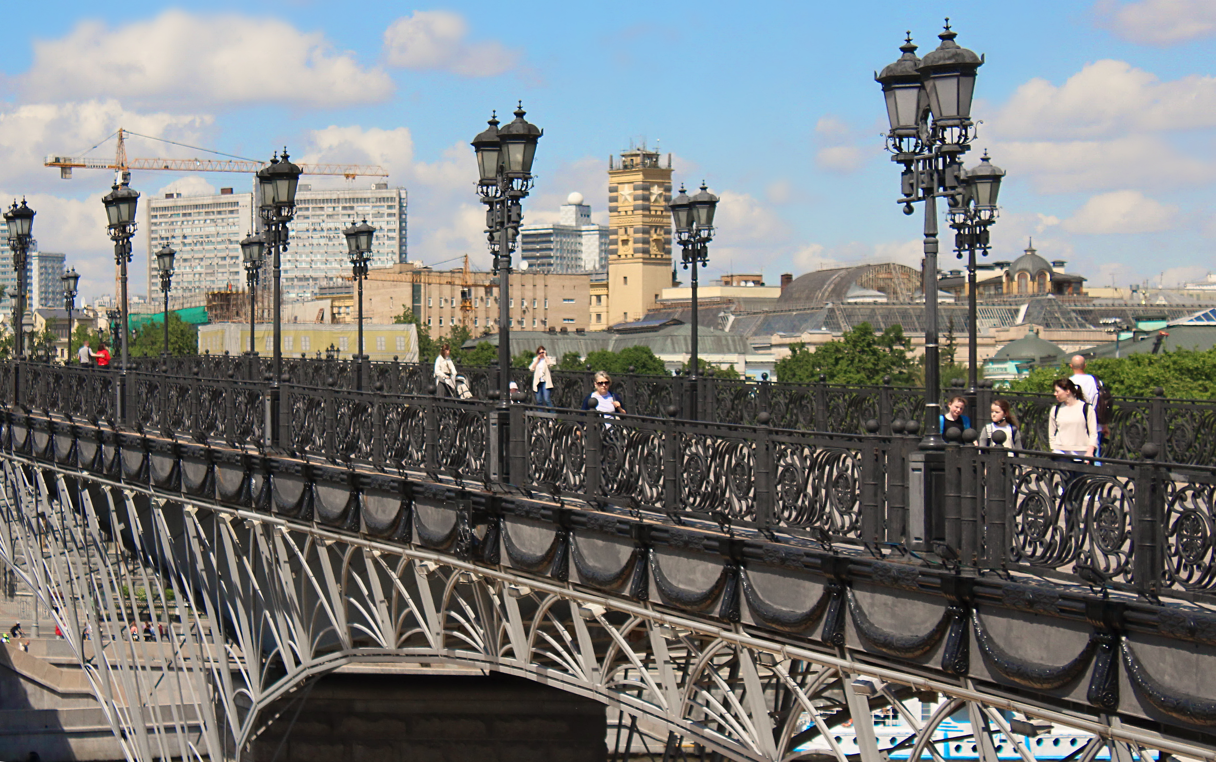 патриарший мост в москве