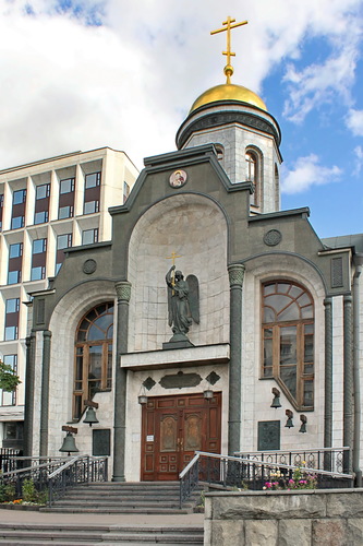 церковь на Калужской площади в Москве
