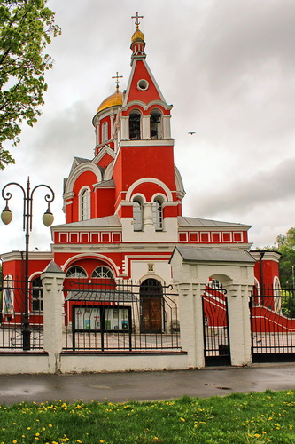 Благовещенский храм в Петровском парке Москвы