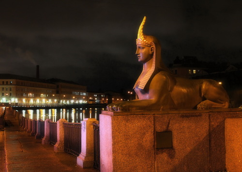 скульптура украшающая Египетский мост