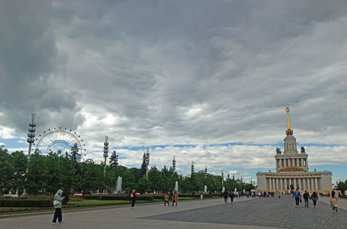Москва в мае