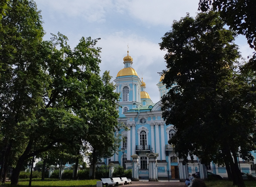гуляя по городу