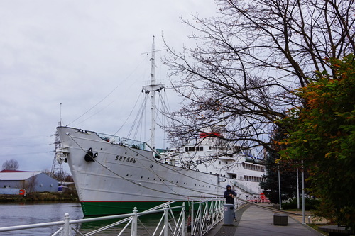 корабли в городе