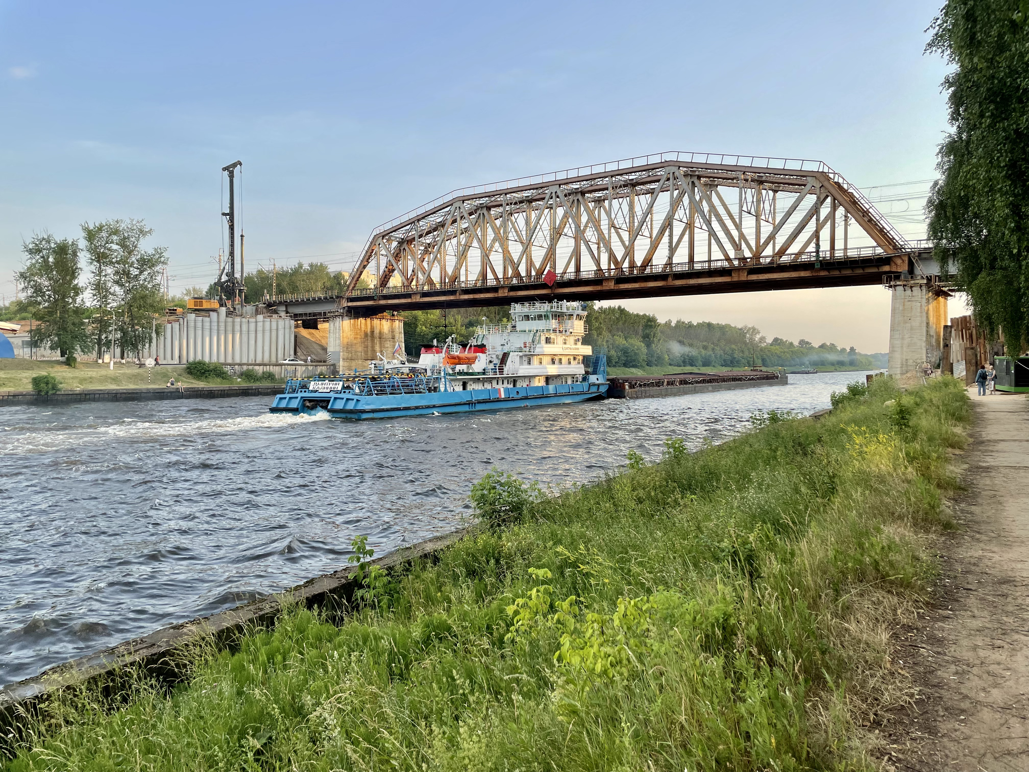 Канал реки. Дмитрий Калинин толкач. Сакмарское водохранилище фото. Морозки Хлебниково.