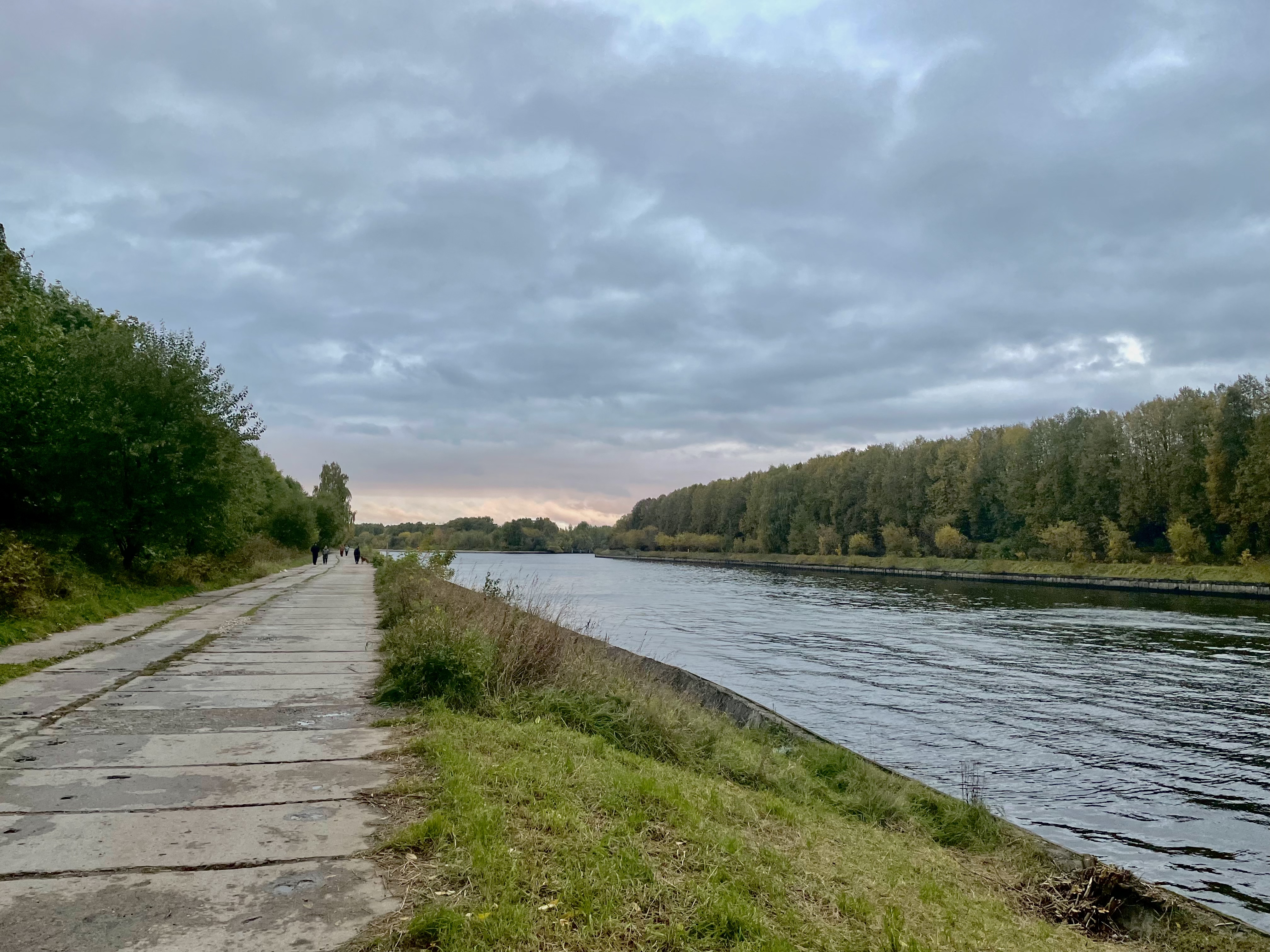 Москва Водники озеро.