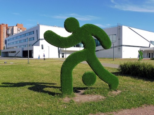 Зеленая скульптура
