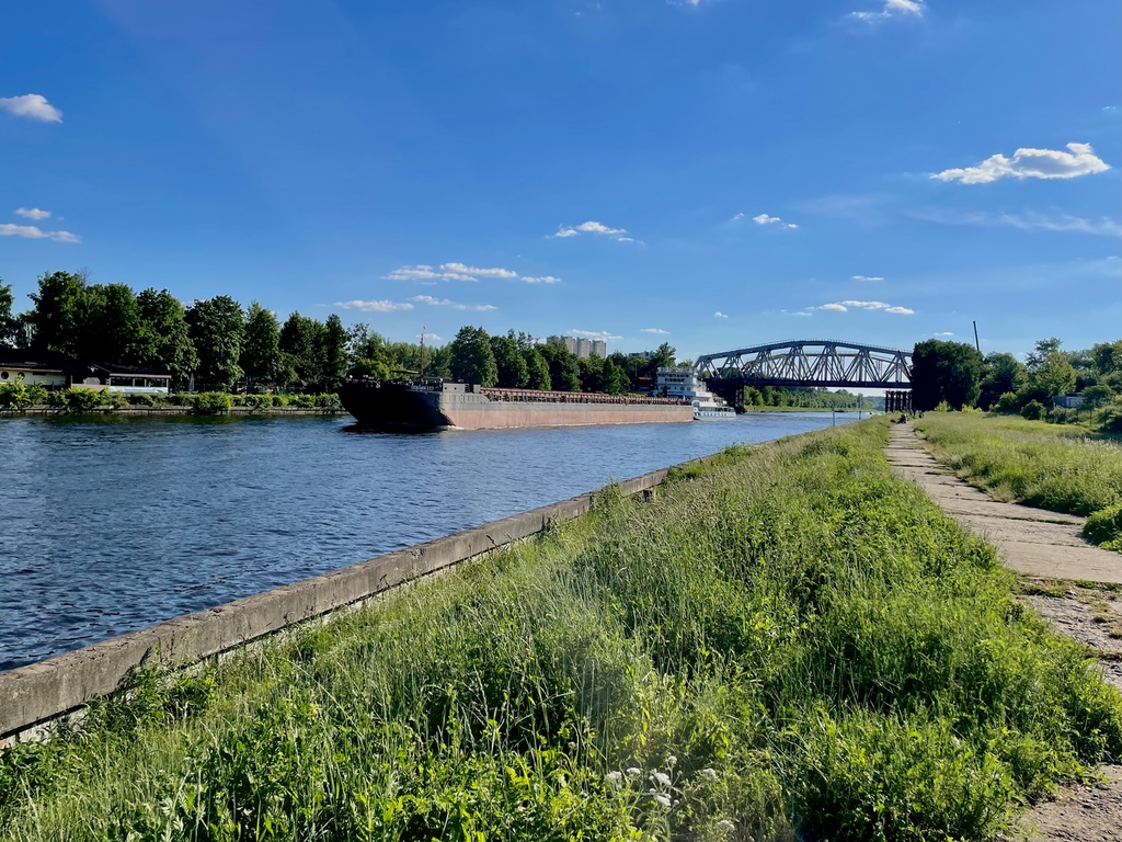 Имена озеры. Река Кан. Озера у реки Северный Донец. Речка канал Новосибирск. Водохранилище реки Волги - фото.