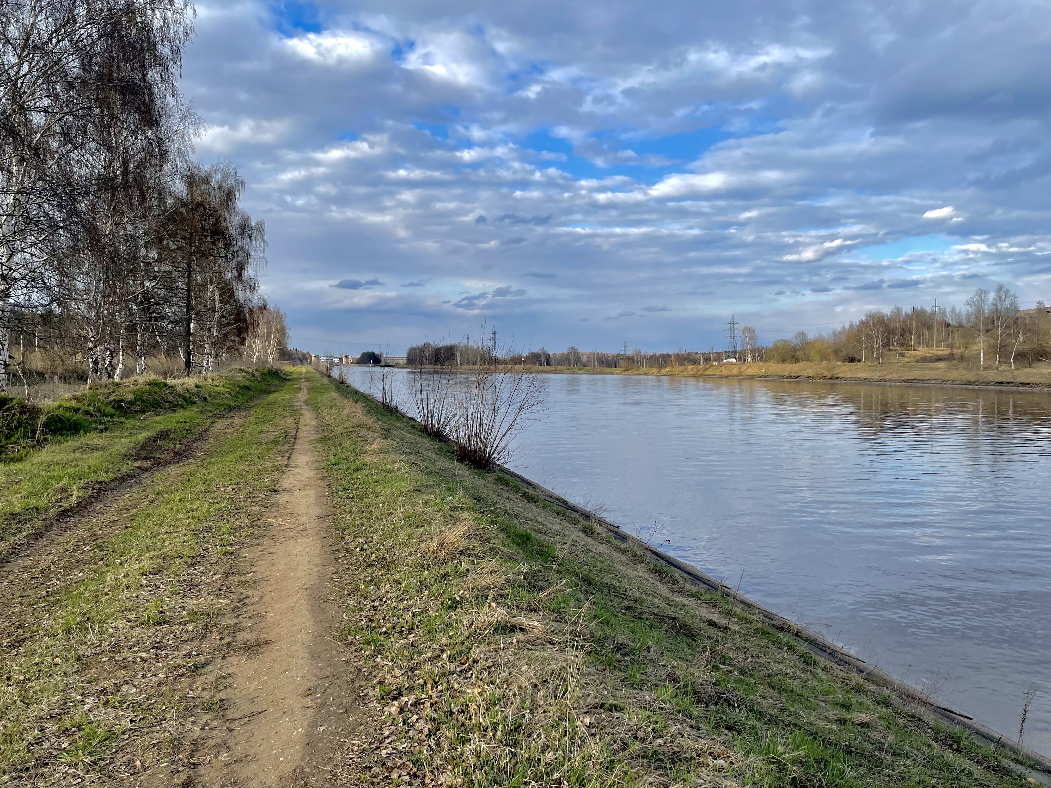 Погода на икше на 10. Река Икша. Водохранилище в Москве. Каналы водохранилища. Золото в Икше реки.