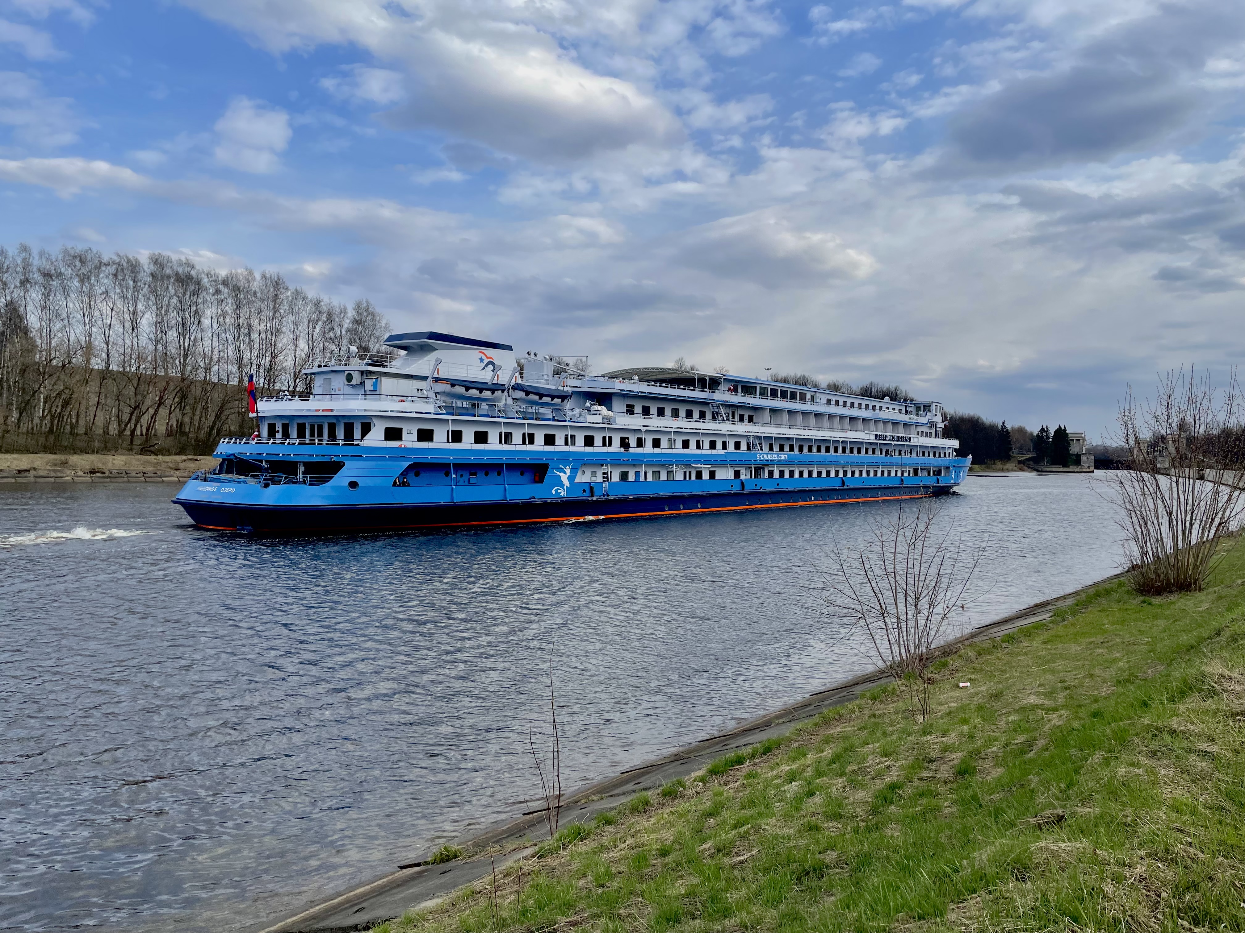 Fun&sun cruise нижний новгород 4*. Теплоход россияречнойвагзалнновгород. Теплоход «волга дрим» рыбинск. Доброходъ теплоход нижний новгород. Речной вокзал нижний новгород.