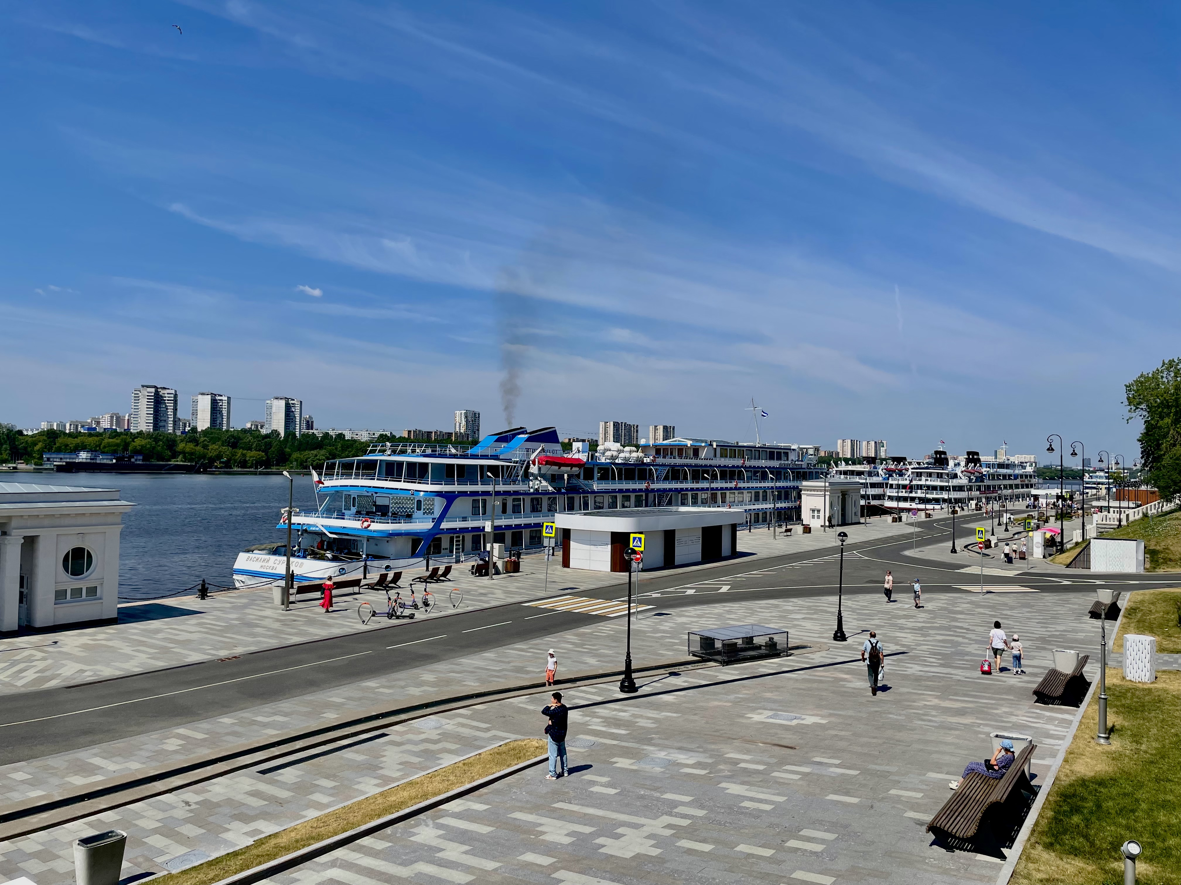Веб камеры томск речной вокзал в реальном. Речной вокзал Москва 2022. Порт Речной вокзал. Порт Речной вокзал парк. Южный порт вокзал.
