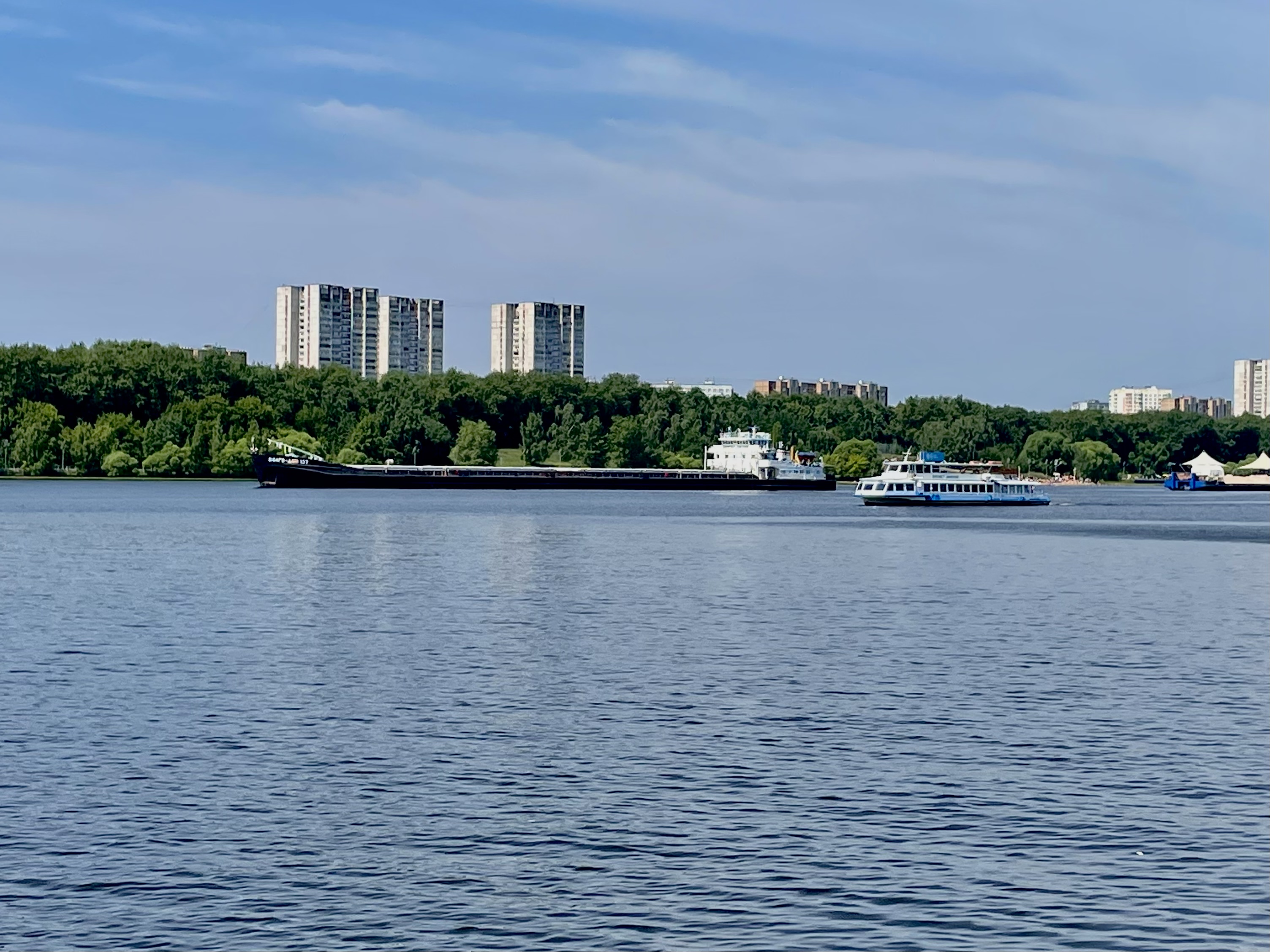 Волго дон 137. Красивые пляжи Москвы реки. Москва река пляж фото. Дзержинский пляж.