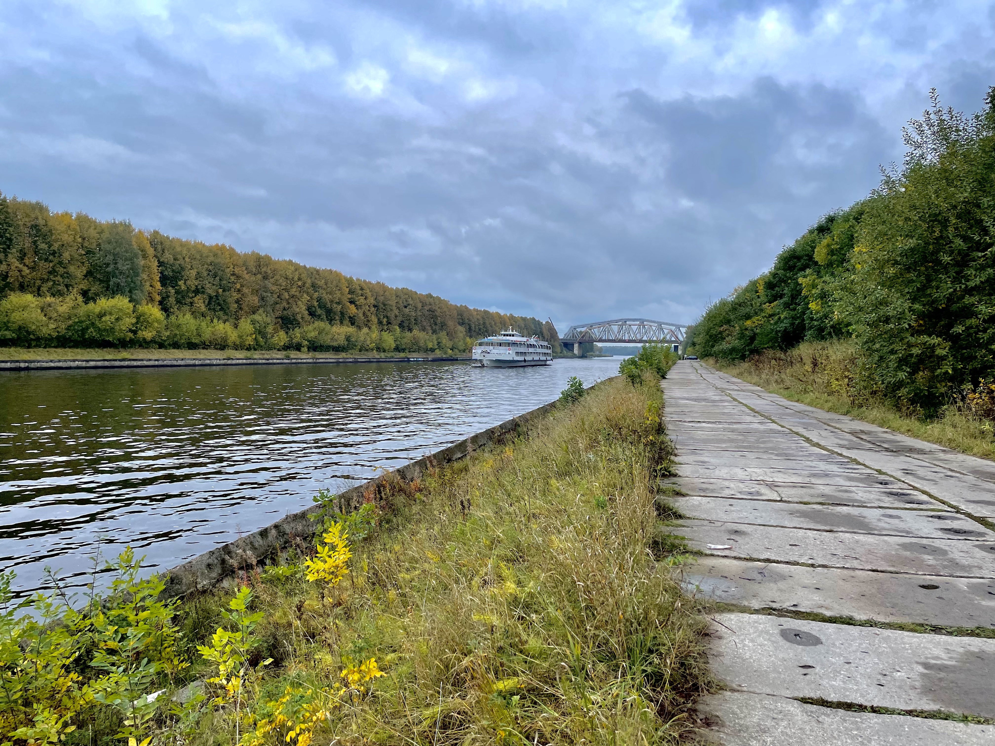 Канал реки. Водохранилище. Азарниковское водохранилище Тверь. Озера реки водохранилища дальнего Востока. Озеро Лемно Тверь.