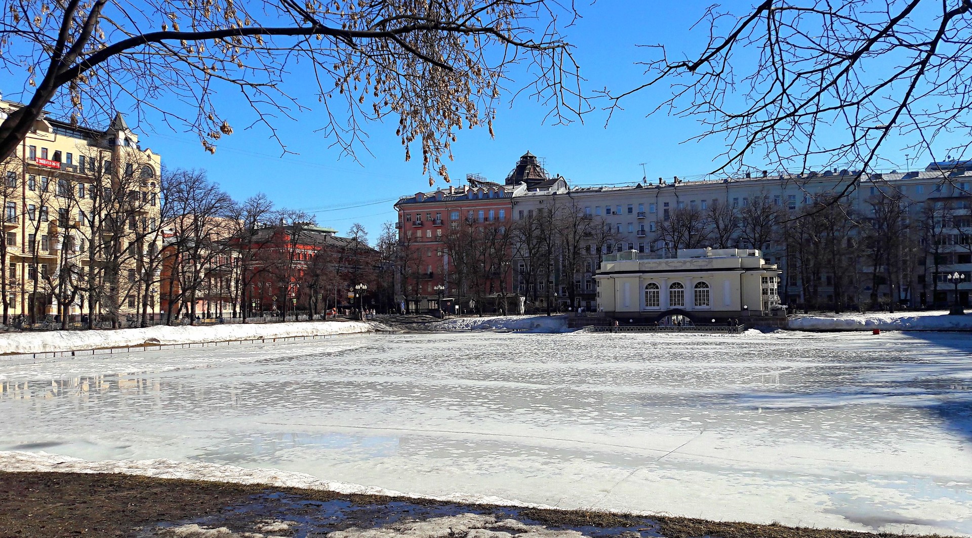 мартовская москва