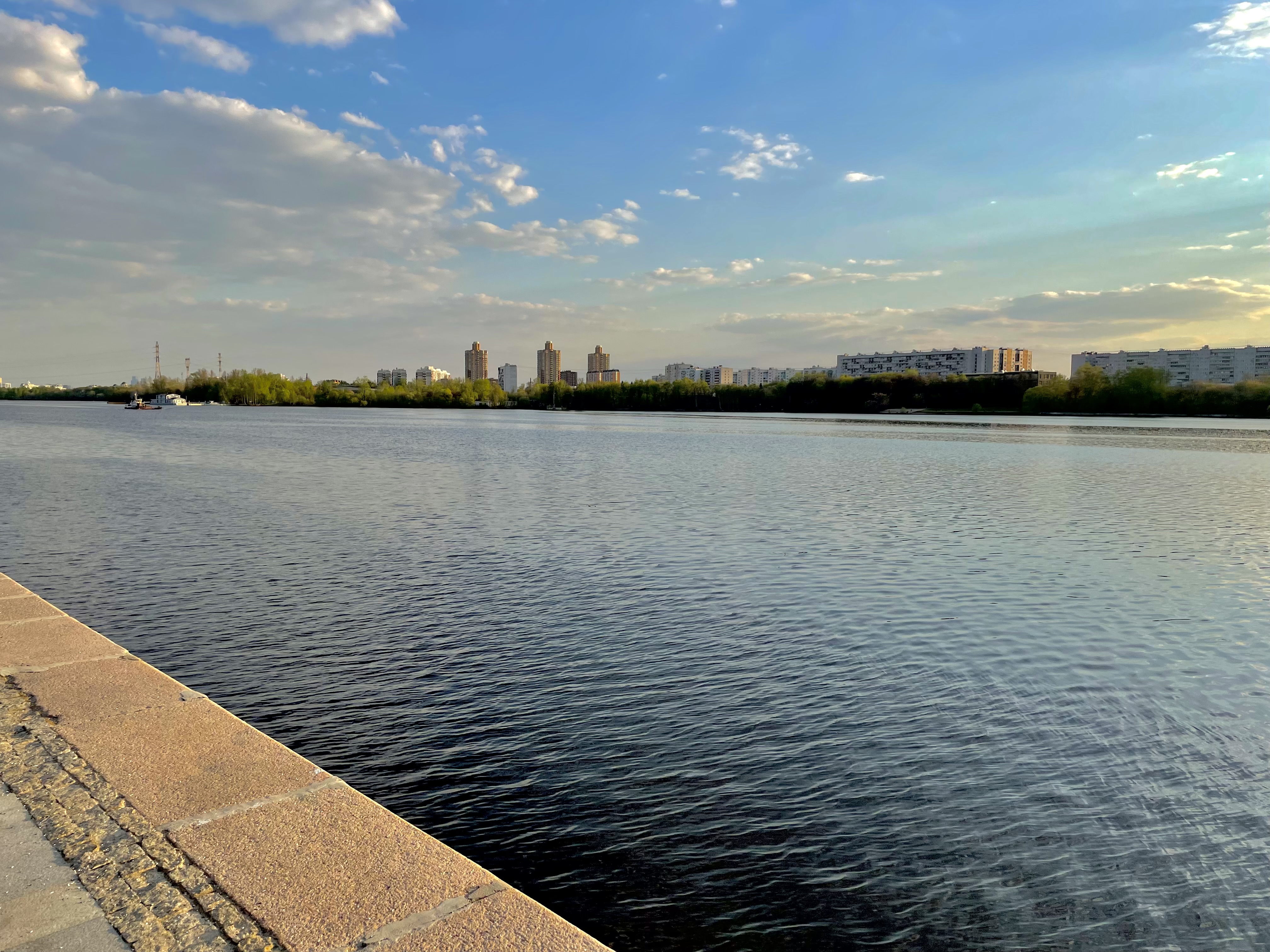 Москва река сейчас