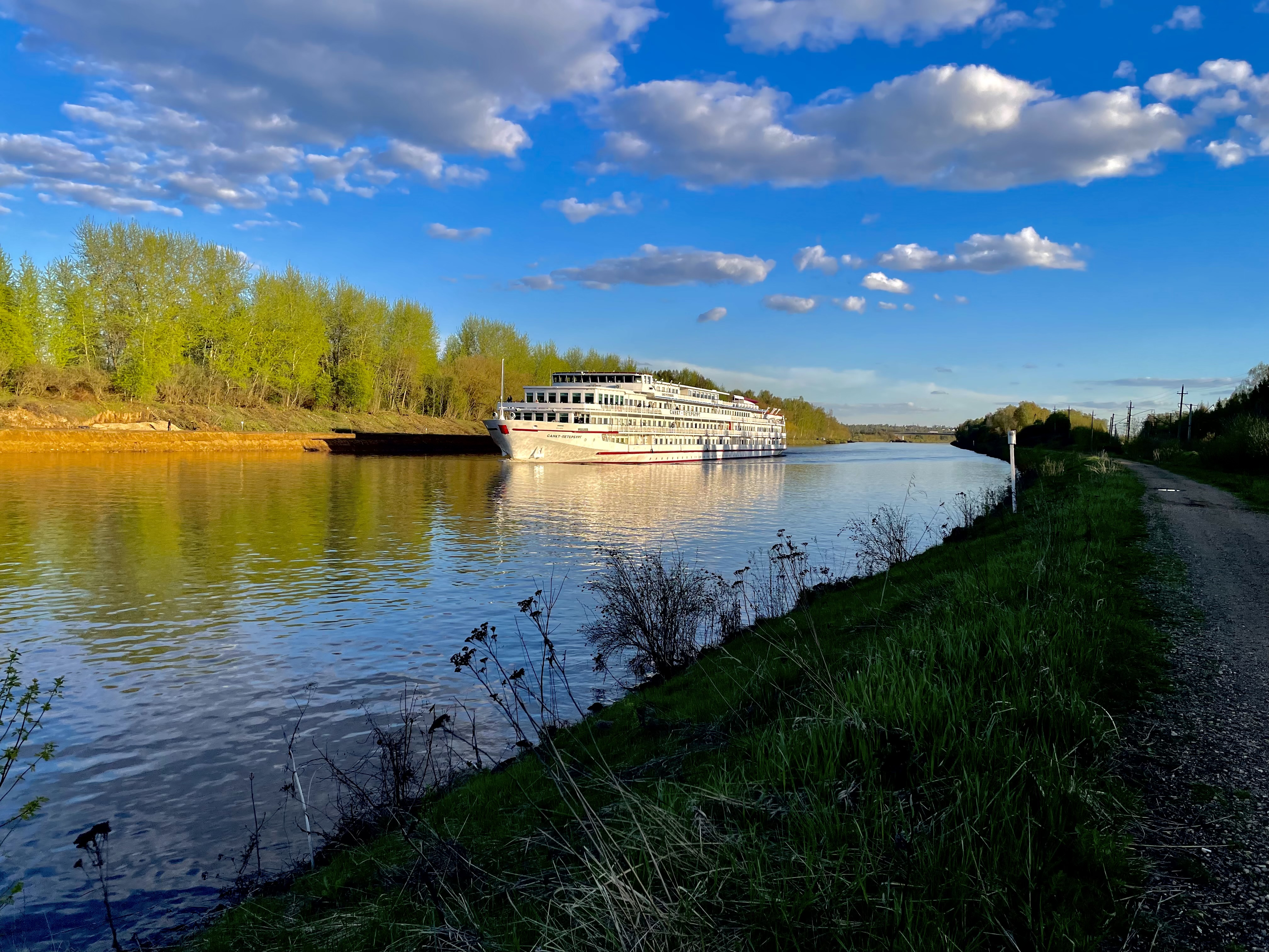 водохранилище на реке за