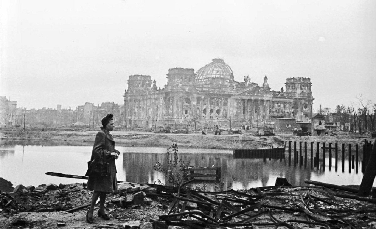 Фото берлина 1945 рейхстаг