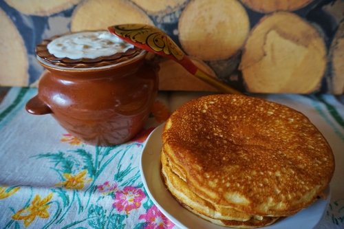 Масленицу привечайте, всех блинами угощайте!