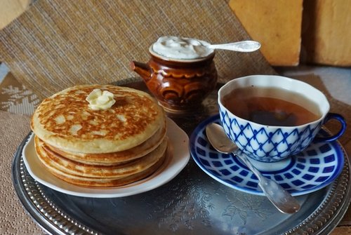 Масленицу привечайте, всех блинами угощайте!