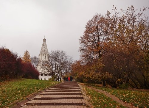 По лестнице к Храму