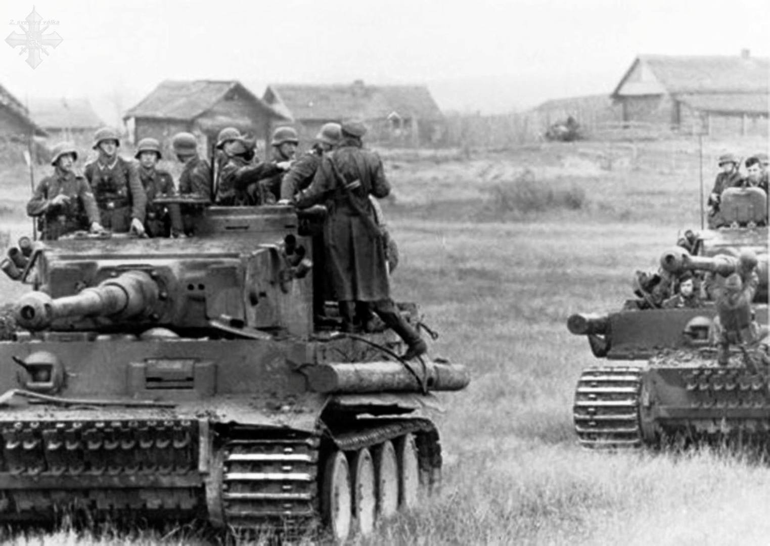 Вермахт танк тигр. Два танка «тигр» танкового батальона вермахта. Тигр 1 505 тяжёлого танкового батальона.