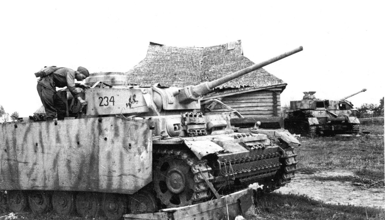 Т4 танк вермахта 1941. H. 24 танковая дивизия вермахта 1251. Panzer 3 в северной африке. Т4 танки вермахта колонны.