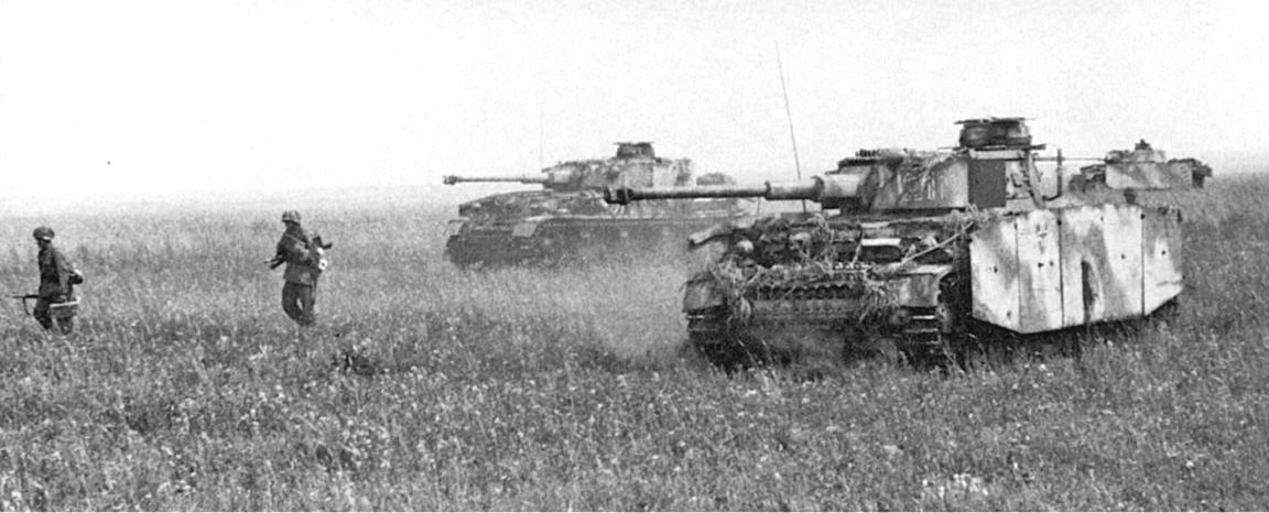 Немецкие танки курская. PZ 4 Ausf h на Курской дуге. PZKPFW IV Ausf h 622 на Курской дуге. PZ 4 Ausf g на Курской дуге. 4 Танковая дивизия вермахта Курск 1943.
