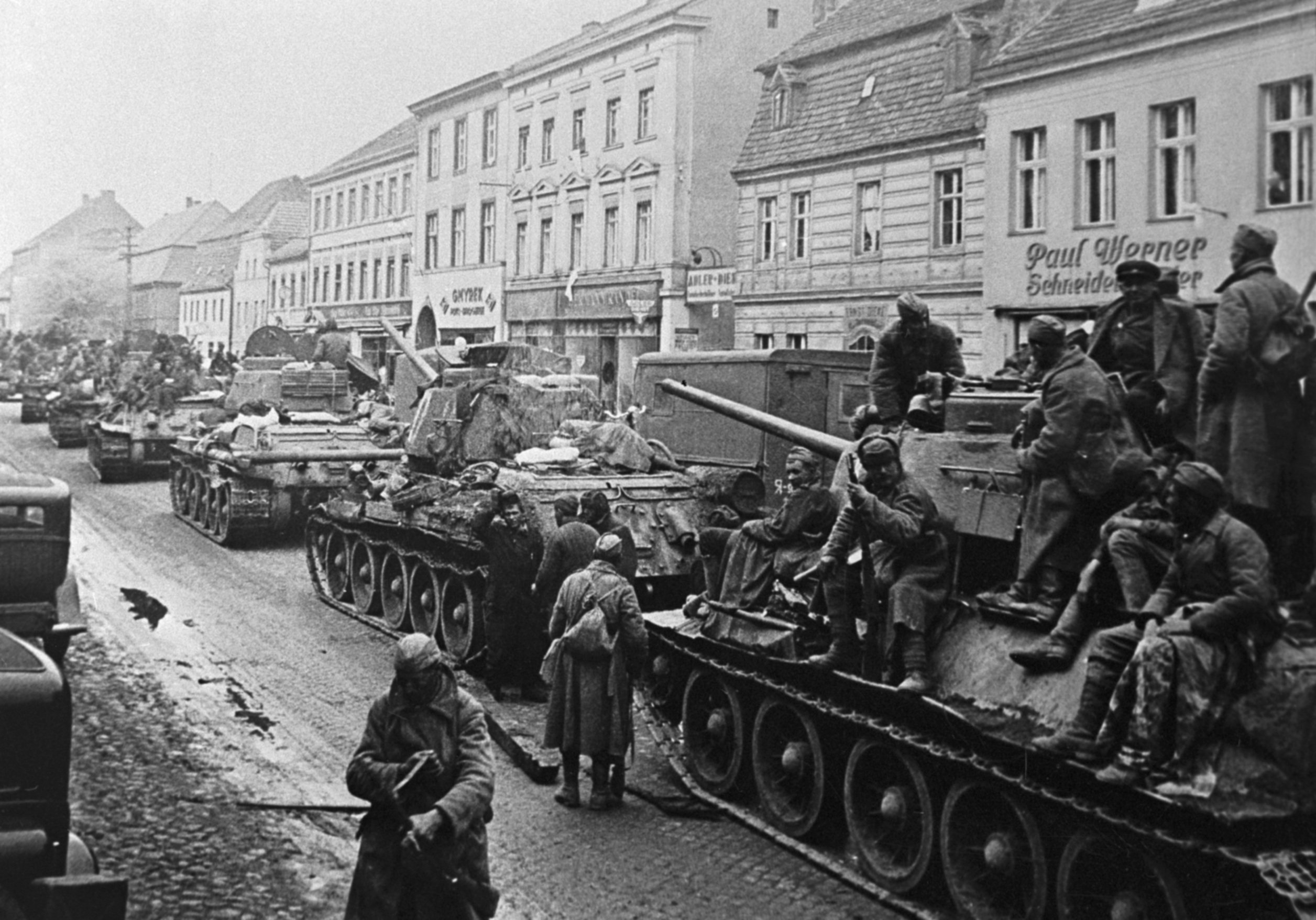 Россия германия великая отечественная. Берлинская наступательная операция 1945. Т 34 85 битва за Берлин.