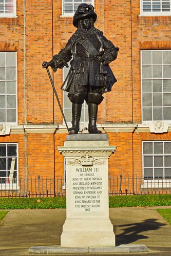 Памятник королю Вильяму Третьему