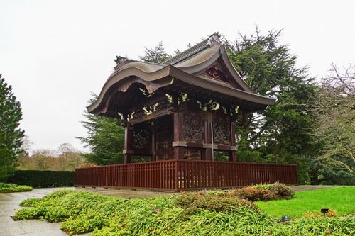 Японский мотив в ботаническом саду Кью Гарденс