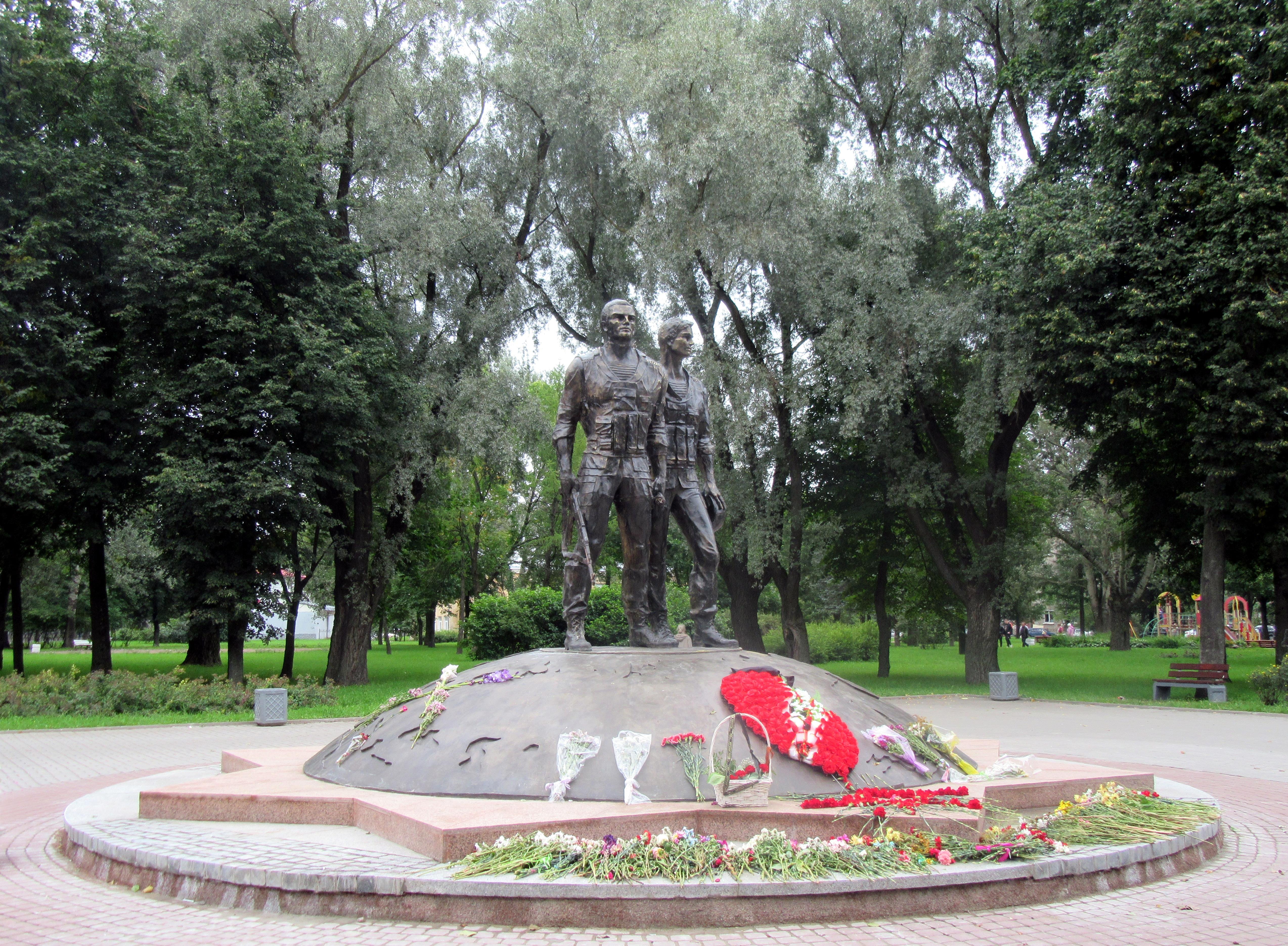 памятники воинам в санкт петербурге