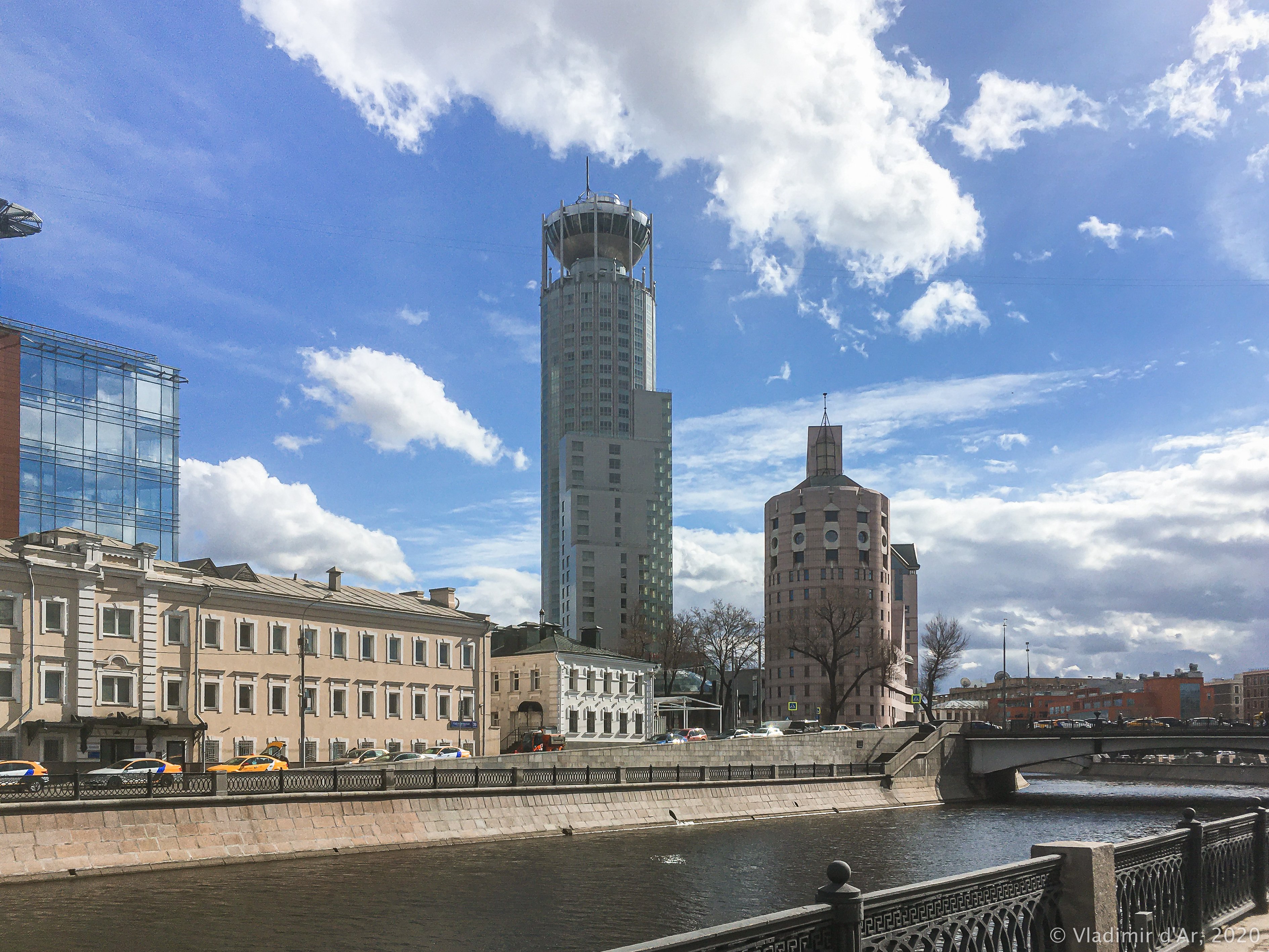 Садовническая набережная. Садовническая набережная Москва. Балчуг красные холмы. Садовническая улица канал Москва. Садовническая набережная фото.