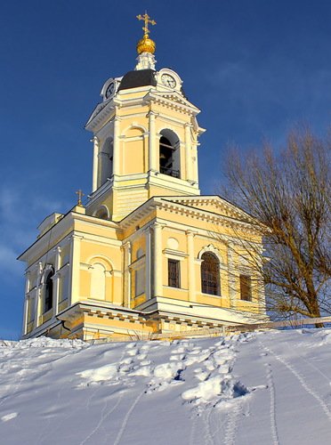 церковь-колокольня Высоцкого монастыря в Серпухове