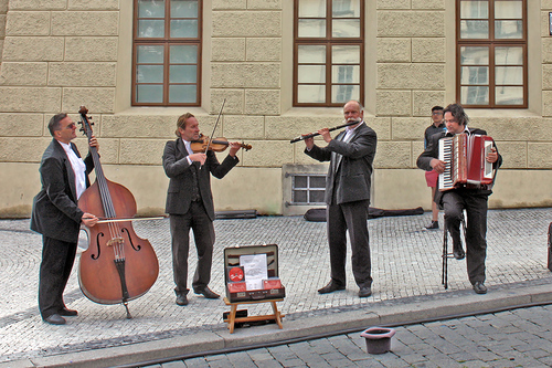 Уличные музыканты в Праге